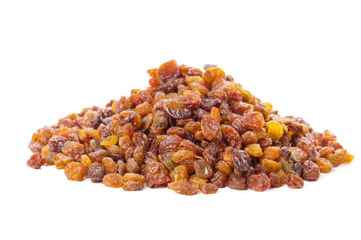 dried-raisins-white_93675-20889 (1)