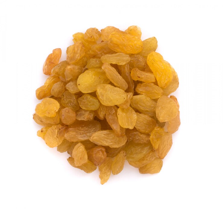 heap-yellow-sultanas-raisins-white-background_162695-1036